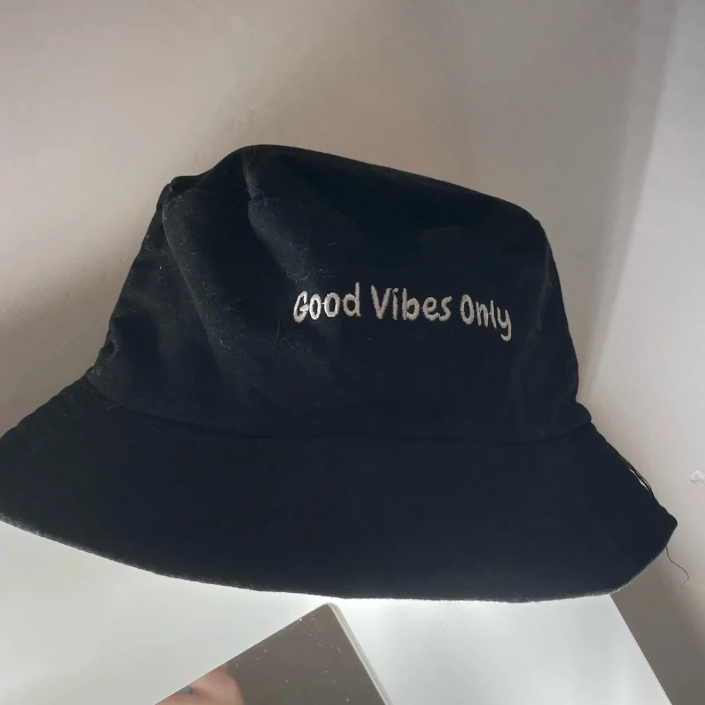 Good vibes only hat - Picture 3 of 3
